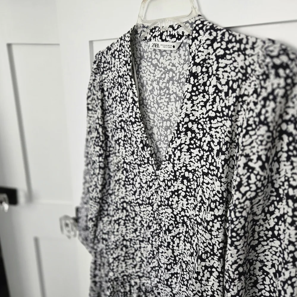 Zara Black and White Flowy Dress Size XS